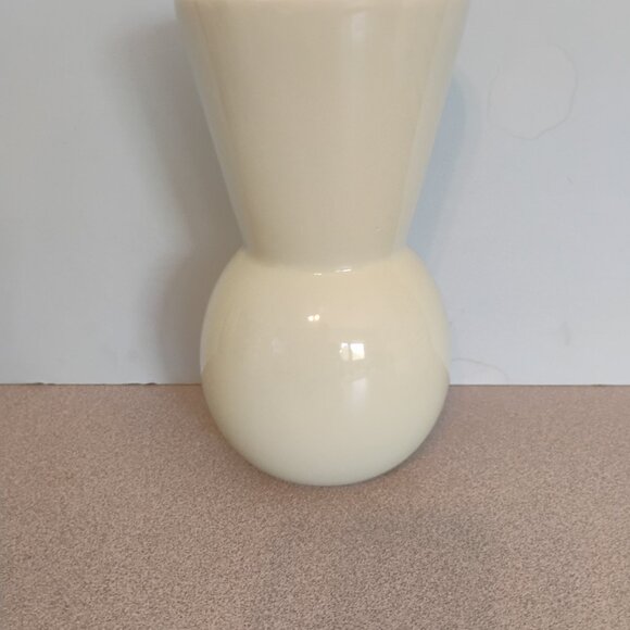The Bougs MCM Seafoam Green Vase - Picture 2 of 4